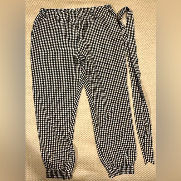 One by Chapter One-Stylish Black and White Houndstooth Women's Pants - Picture 1 of 11